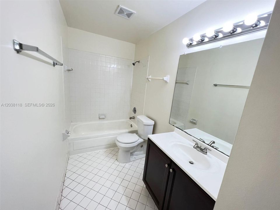 For Sale: $180,000 (2 beds, 2 baths, 1020 Square Feet)