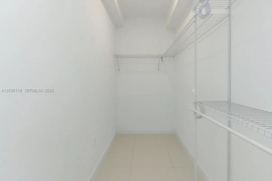 En Renta: $2,556 (2 camas, 2 baños, 1175 Pies cuadrados)