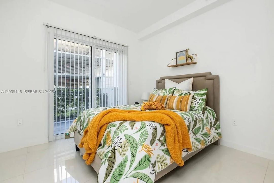 En Renta: $2,556 (2 camas, 2 baños, 1175 Pies cuadrados)