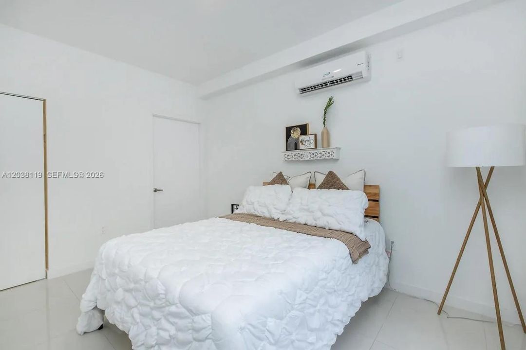 En Renta: $2,556 (2 camas, 2 baños, 1175 Pies cuadrados)