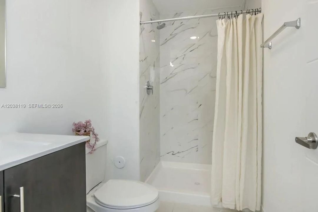 En Renta: $2,556 (2 camas, 2 baños, 1175 Pies cuadrados)