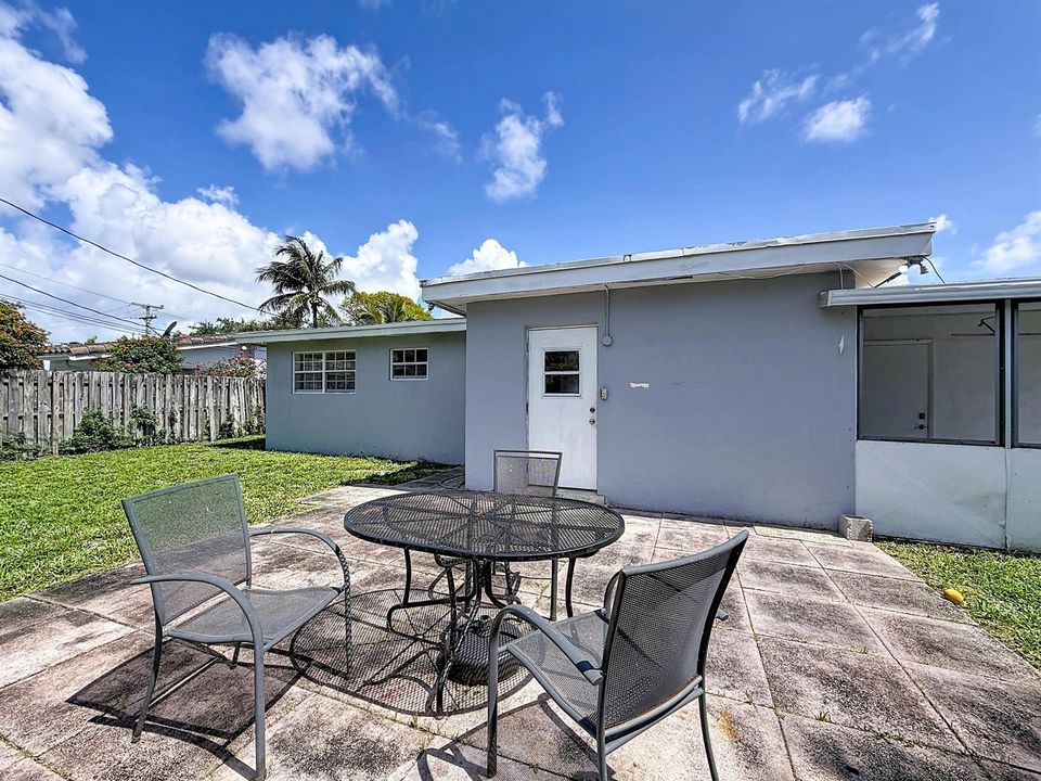 2000-ne-62nd-st-fort-lauderdale-fl-33308