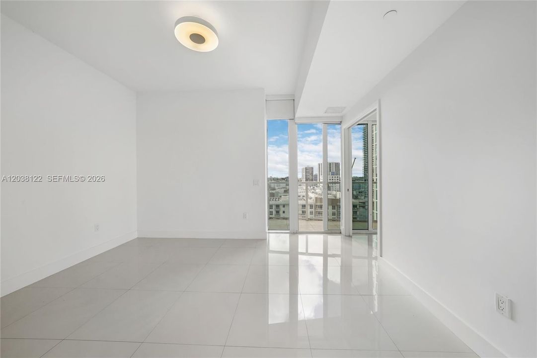 For Sale: $750,000 (2 beds, 2 baths, 1170 Square Feet)