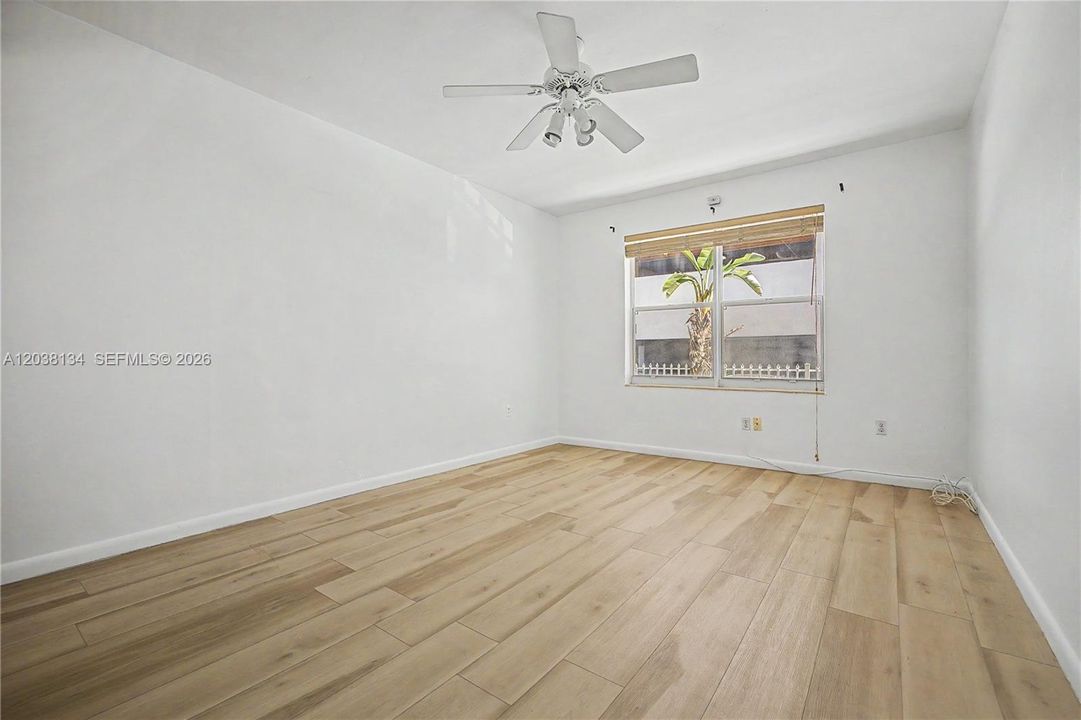 For Sale: $399,000 (2 beds, 1 baths, 1030 Square Feet)