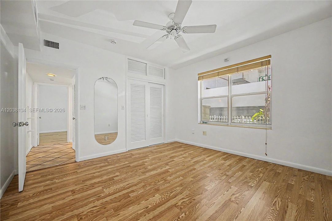 For Sale: $399,000 (2 beds, 1 baths, 1030 Square Feet)