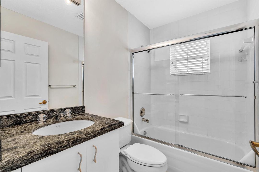 En Suite Guest Bath