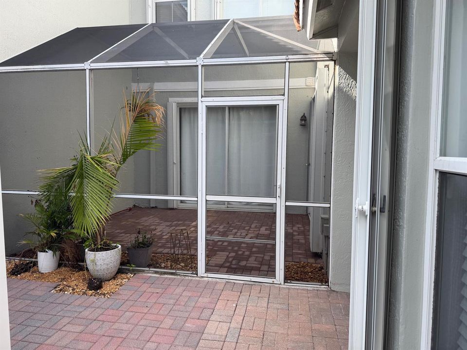 Screen Enclosure