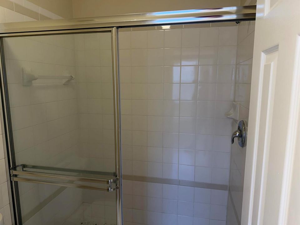 Master Bathroom (2)