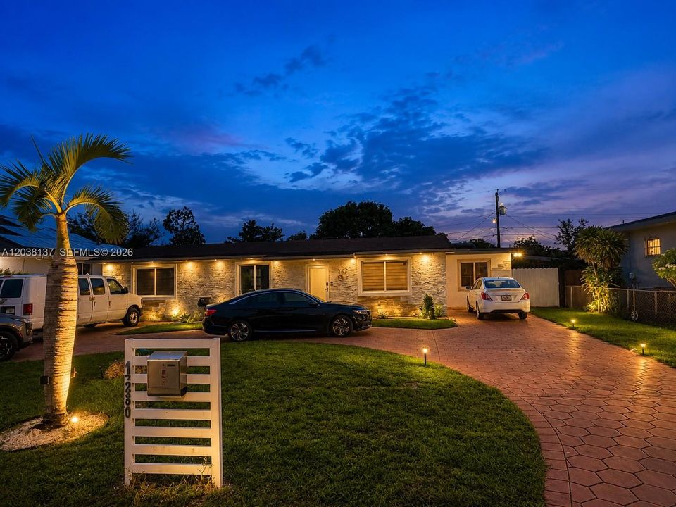 For Sale: $740,000 (4 beds, 4 baths, 1788 Square Feet)