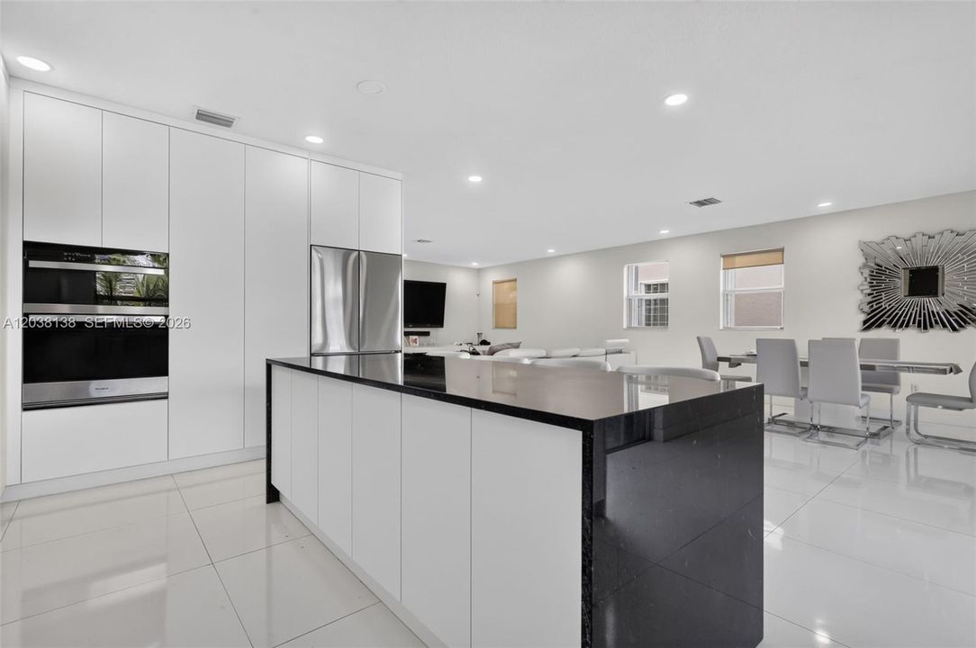 For Rent: $4,500 (3 beds, 2 baths, 2421 Square Feet)