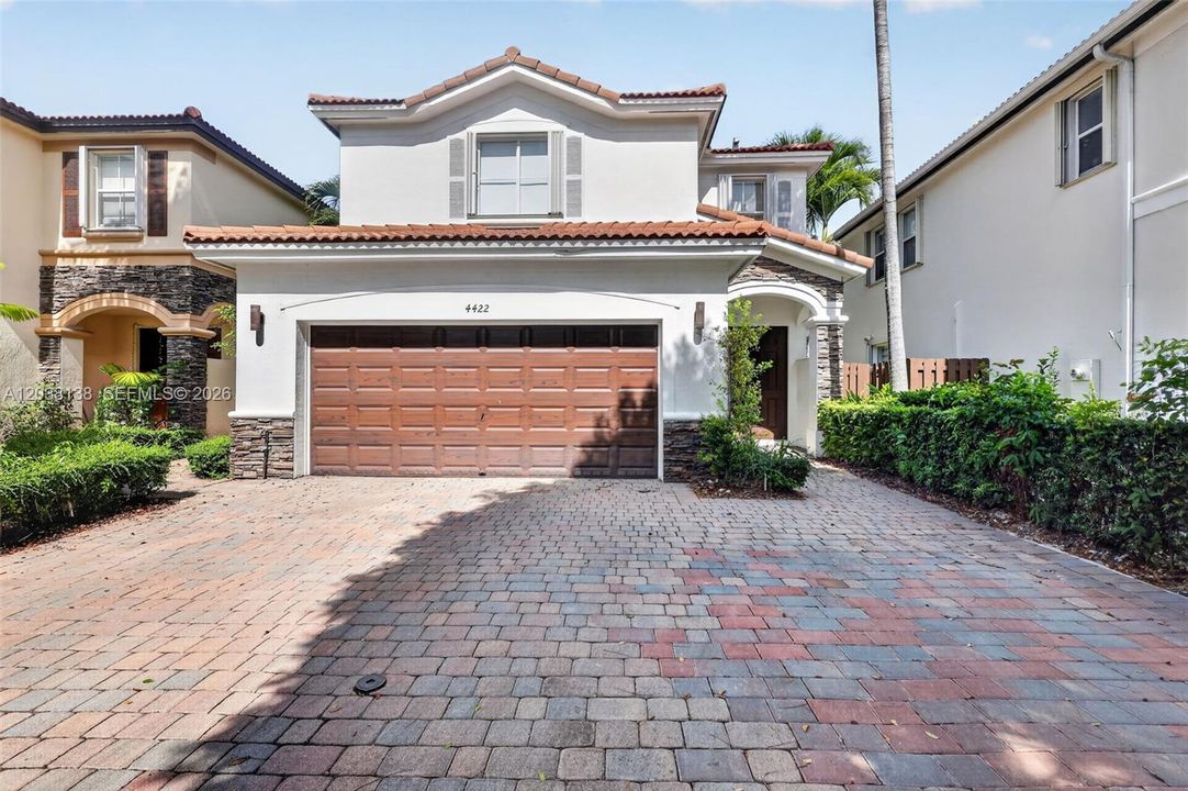 For Rent: $4,500 (3 beds, 2 baths, 2421 Square Feet)