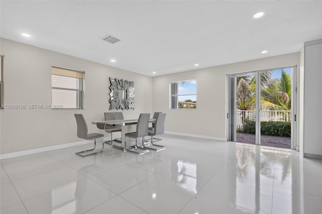 For Rent: $4,500 (3 beds, 2 baths, 2421 Square Feet)