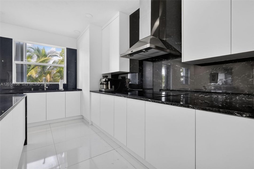 For Rent: $4,500 (3 beds, 2 baths, 2421 Square Feet)