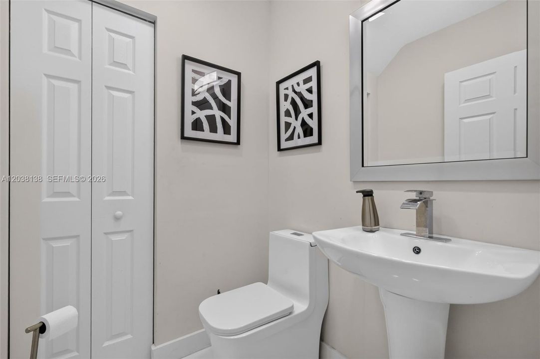 For Rent: $4,500 (3 beds, 2 baths, 2421 Square Feet)