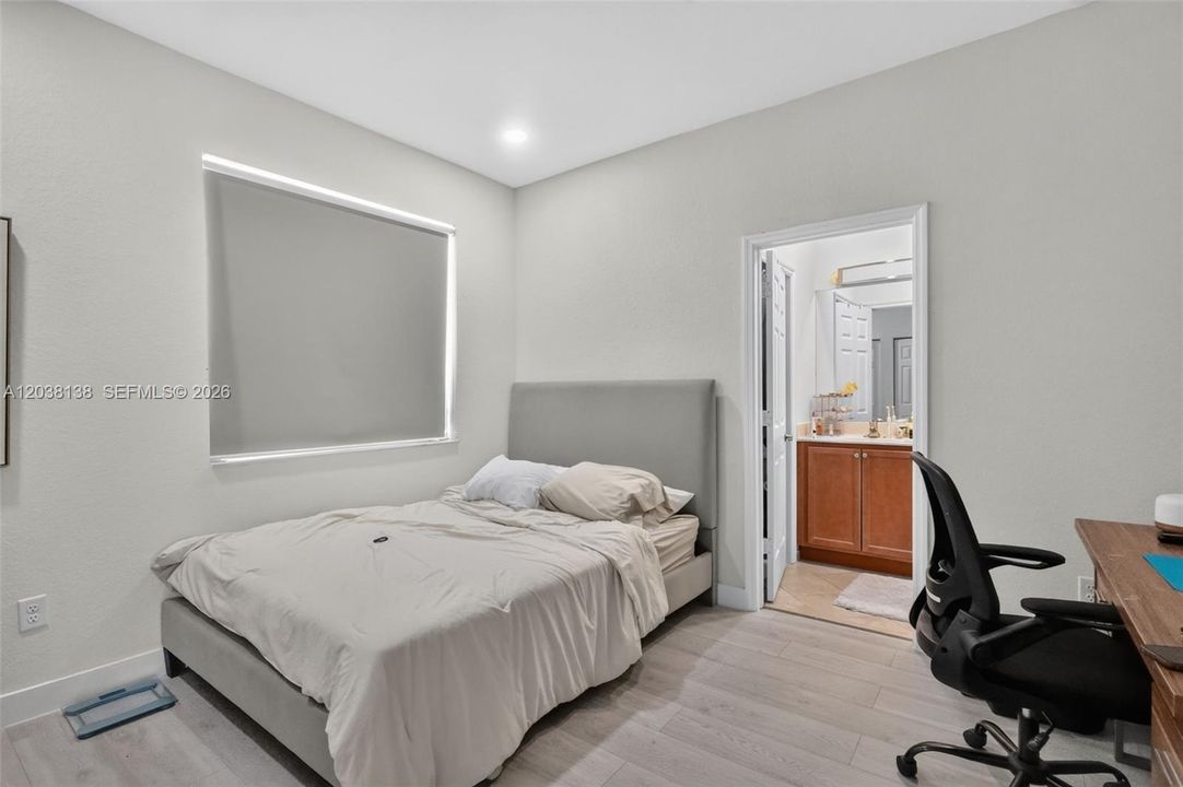 For Rent: $4,500 (3 beds, 2 baths, 2421 Square Feet)