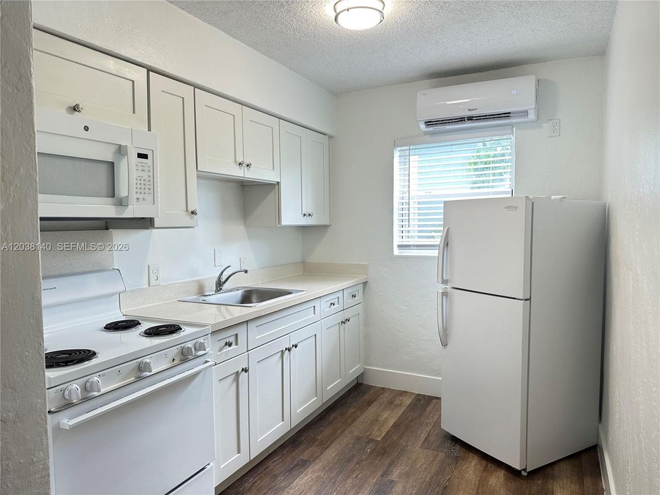 В аренду: $1,450 (0 спален, 1 ванн, 0 Квадратных фут)