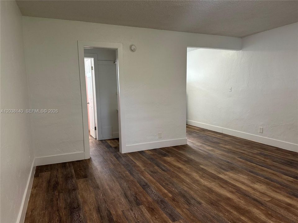 В аренду: $1,450 (0 спален, 1 ванн, 0 Квадратных фут)