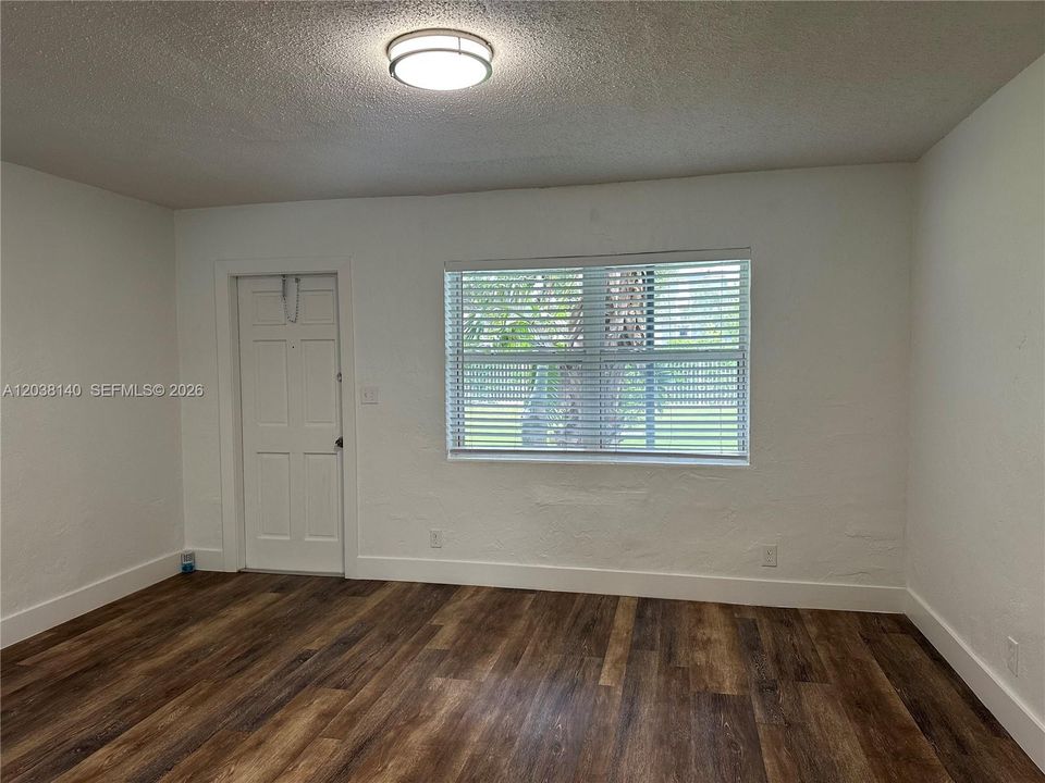 В аренду: $1,450 (0 спален, 1 ванн, 0 Квадратных фут)