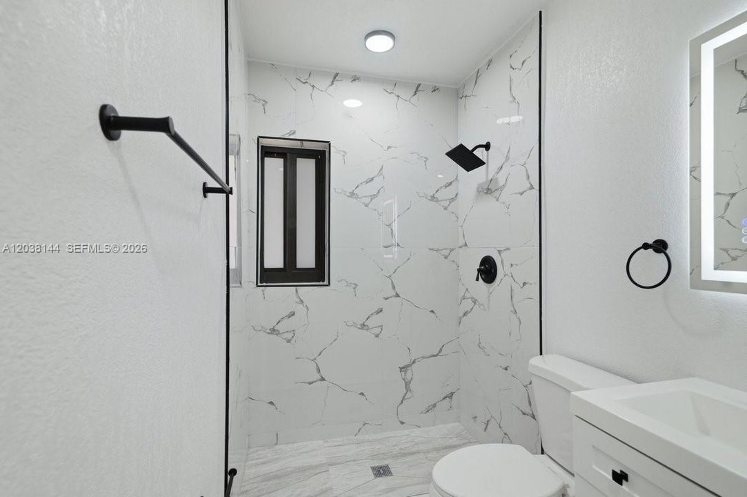 На продажу: $545,000 (4 спален, 2 ванн, 1044 Квадратных фут)