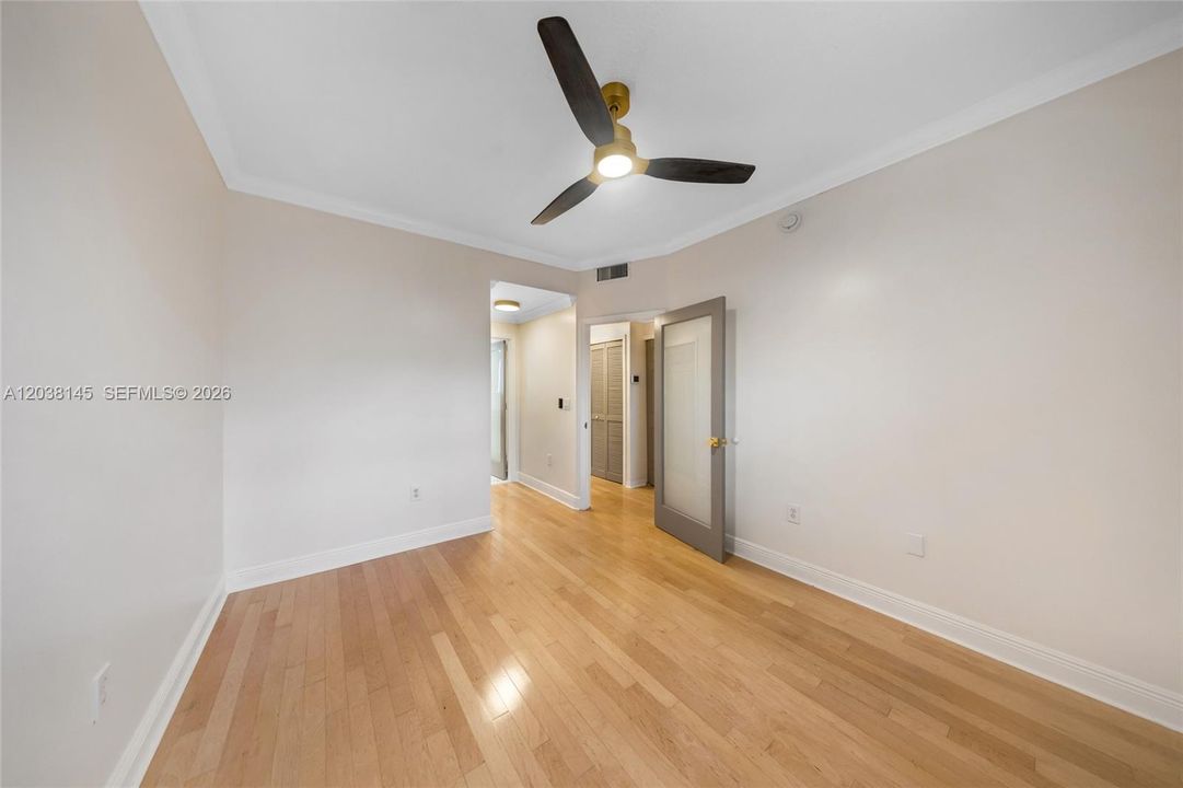 For Rent: $2,850 (2 beds, 2 baths, 980 Square Feet)