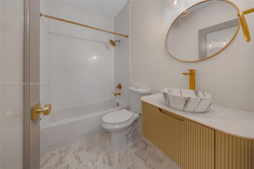 For Rent: $2,850 (2 beds, 2 baths, 980 Square Feet)