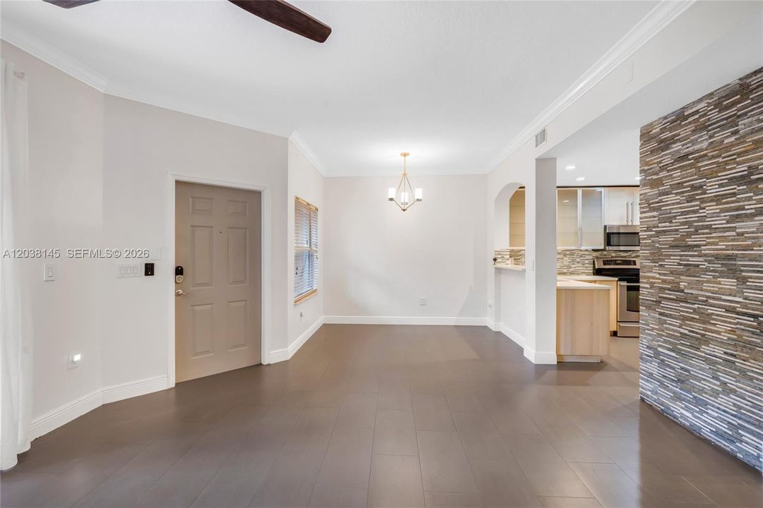 For Rent: $2,850 (2 beds, 2 baths, 980 Square Feet)