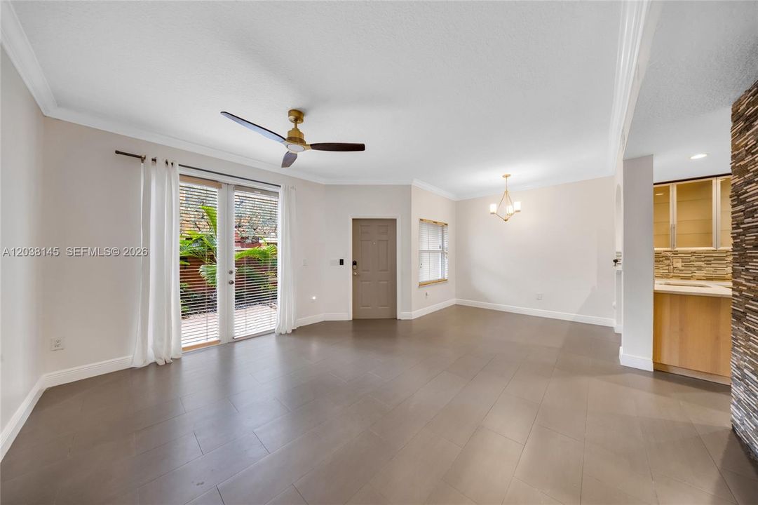 For Rent: $2,850 (2 beds, 2 baths, 980 Square Feet)