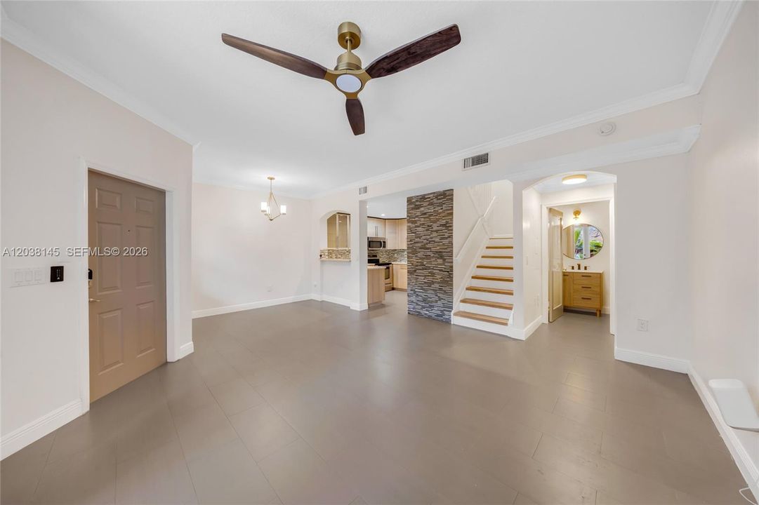 For Rent: $2,850 (2 beds, 2 baths, 980 Square Feet)