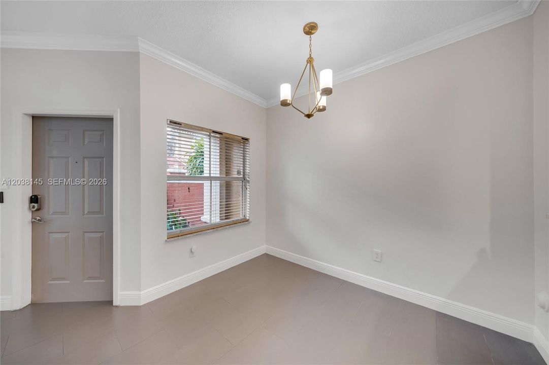 For Rent: $2,850 (2 beds, 2 baths, 980 Square Feet)