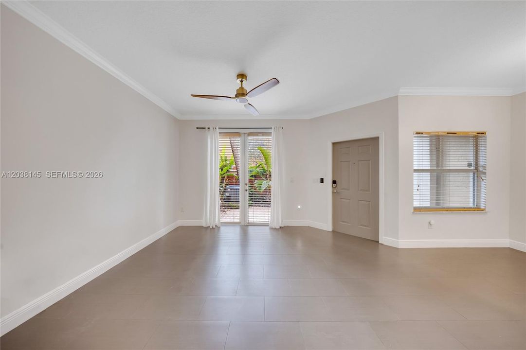 For Rent: $2,850 (2 beds, 2 baths, 980 Square Feet)