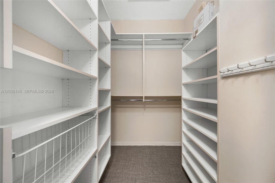 For Rent: $2,850 (2 beds, 2 baths, 980 Square Feet)