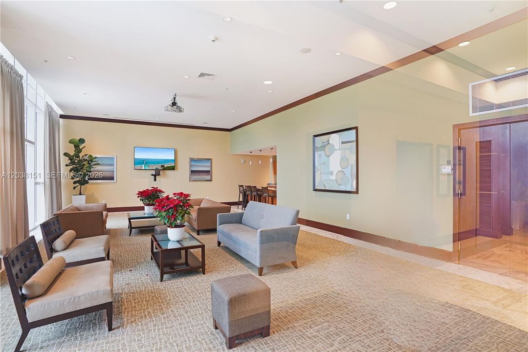 For Sale: $1,449,000 (2 beds, 2 baths, 1698 Square Feet)