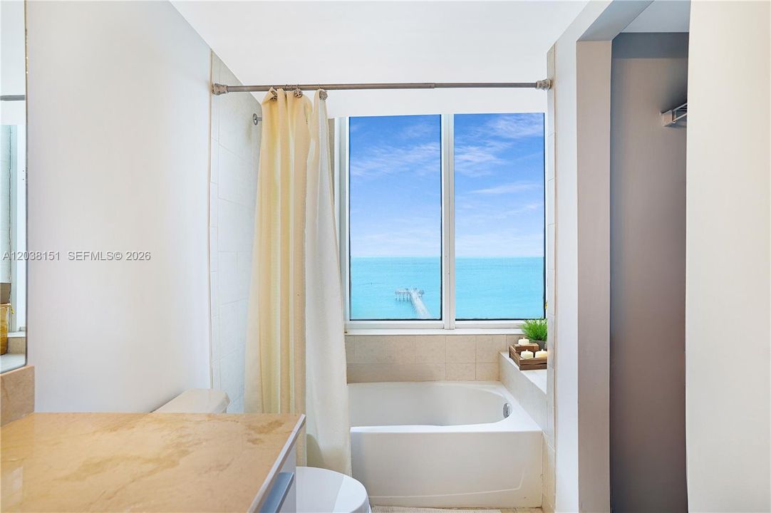 For Sale: $1,449,000 (2 beds, 2 baths, 1698 Square Feet)