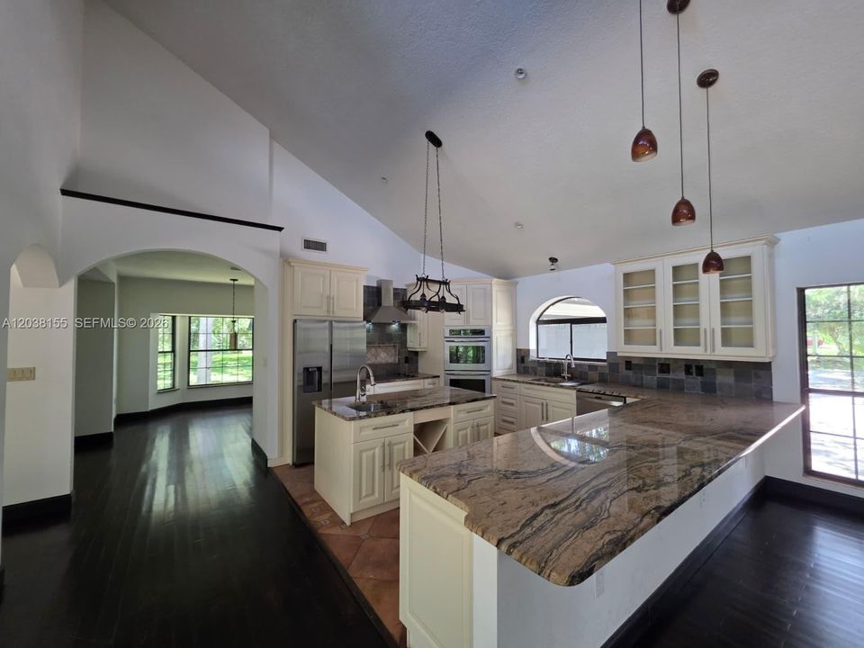 For Sale: $675,000 (4 beds, 2 baths, 3022 Square Feet)