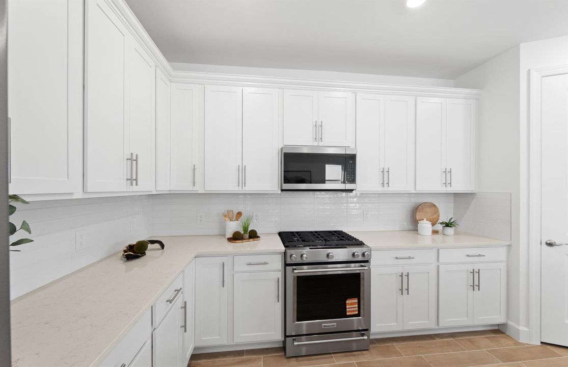 SWFL_DV_TWK_37650_Mystique_kitchen 3