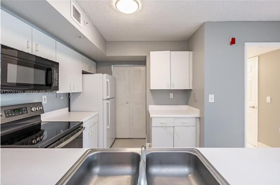 В аренду: $2,500 (2 спален, 2 ванн, 1124 Квадратных фут)
