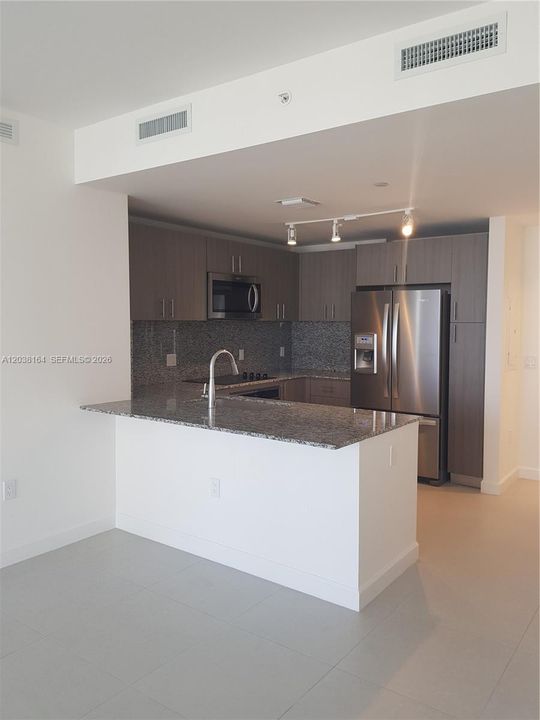 En Venta: $595,000 (2 camas, 2 baños, 1020 Pies cuadrados)
