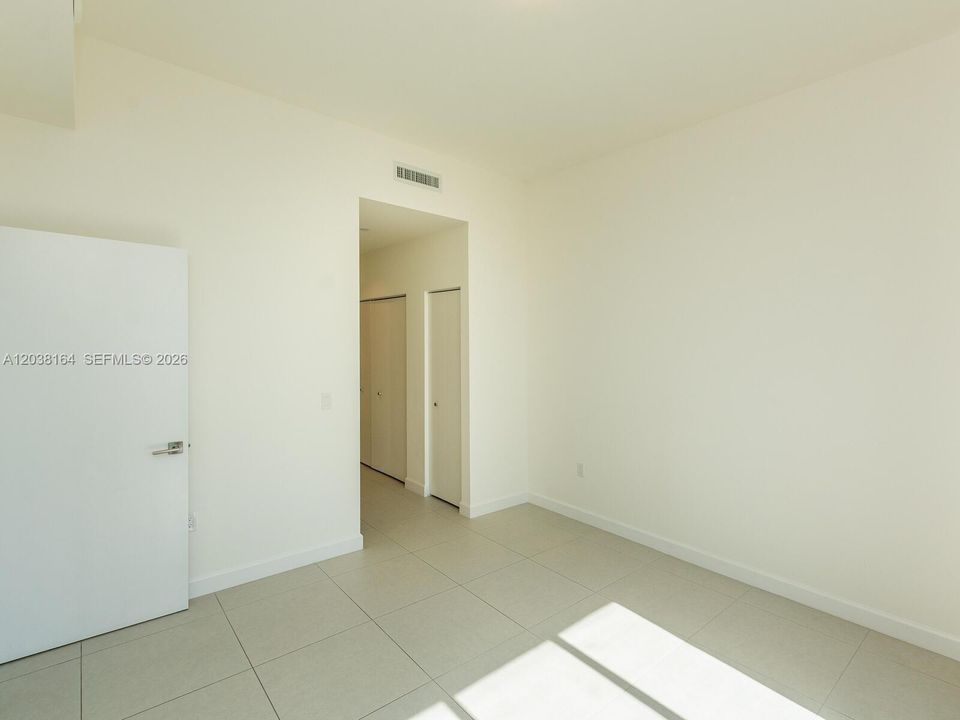 En Venta: $595,000 (2 camas, 2 baños, 1020 Pies cuadrados)