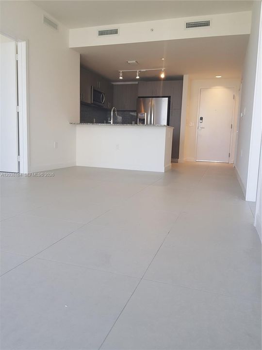 En Venta: $595,000 (2 camas, 2 baños, 1020 Pies cuadrados)