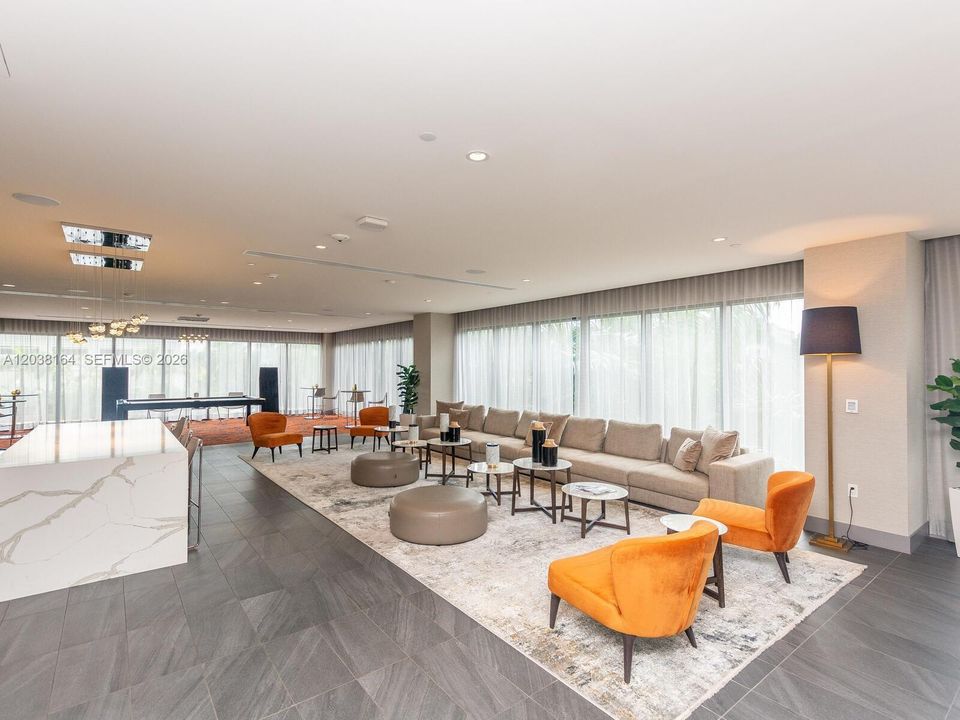 En Venta: $595,000 (2 camas, 2 baños, 1020 Pies cuadrados)