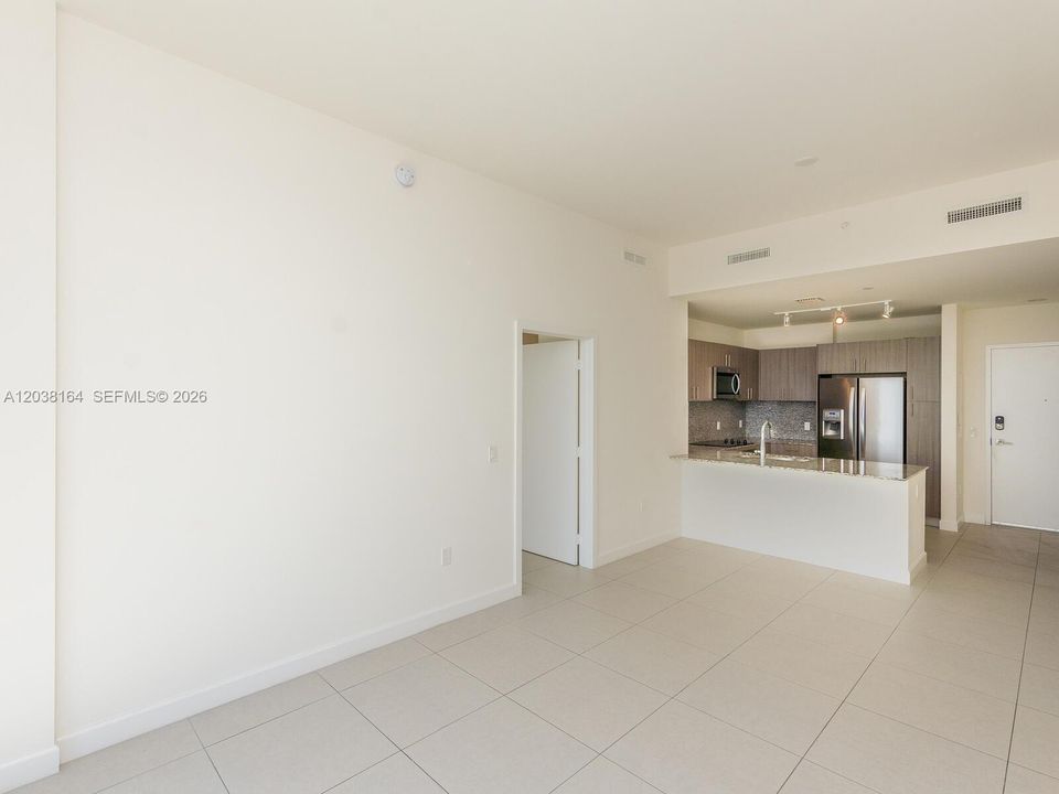 En Venta: $595,000 (2 camas, 2 baños, 1020 Pies cuadrados)