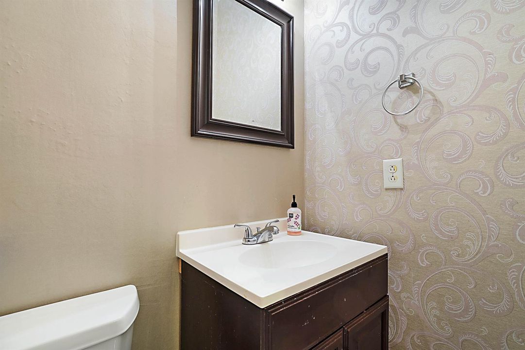 6401 SW 195th Ave -20