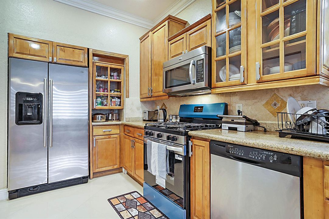 6401 SW 195th Ave -19