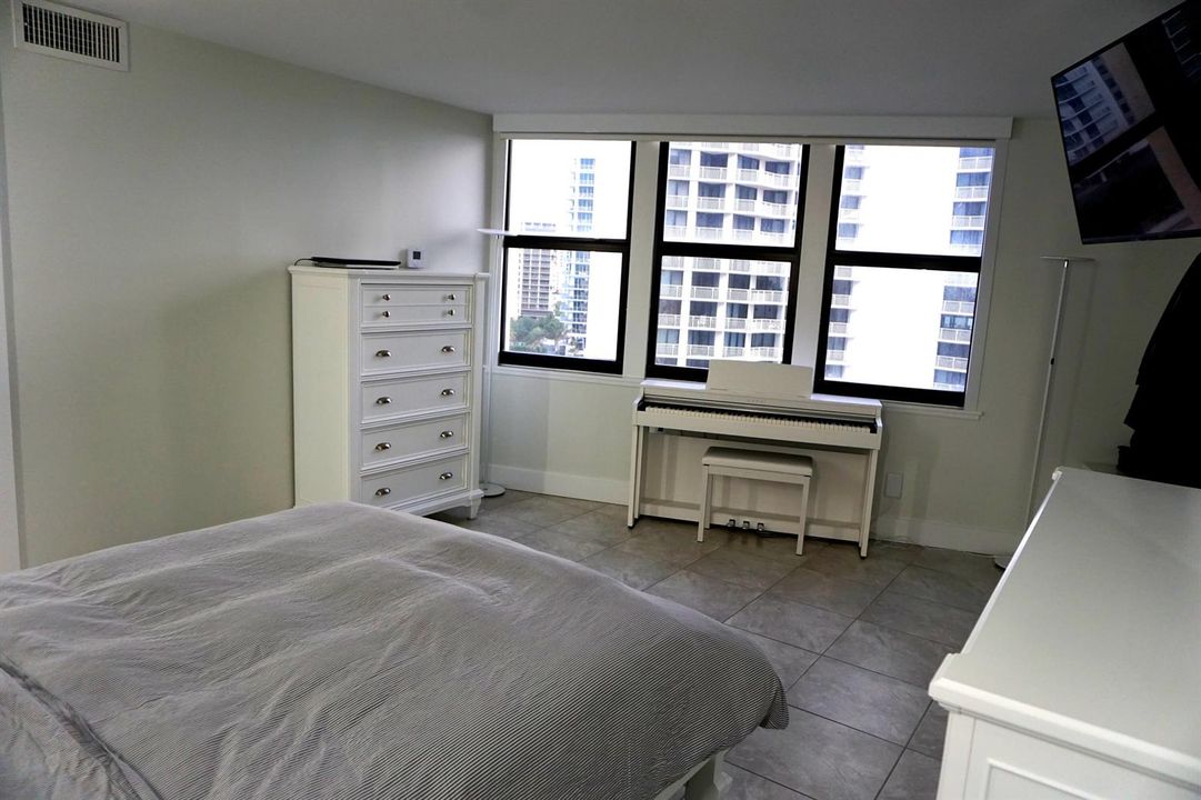 Master bedroom 3