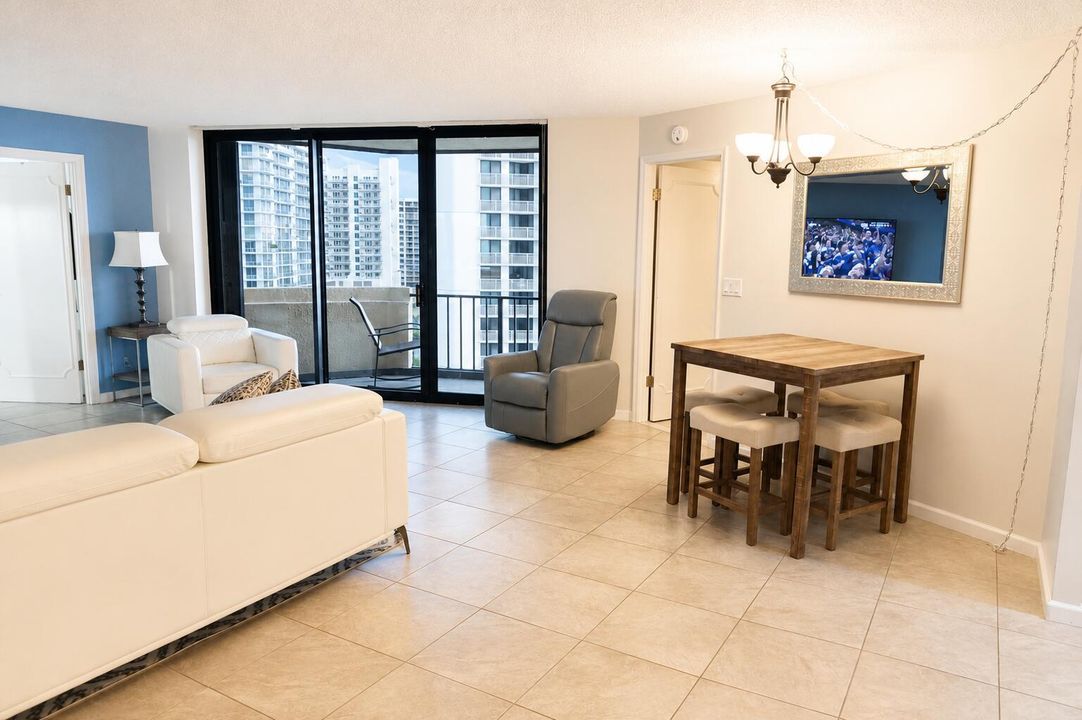 living area 4