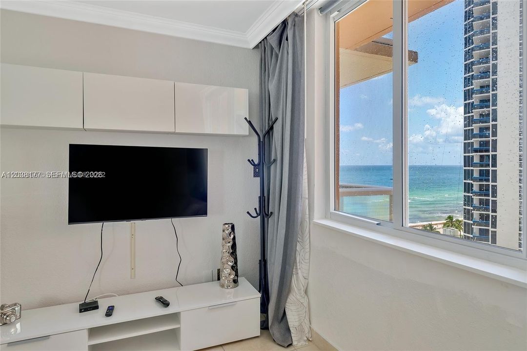 For Sale: $130,000 (0 beds, 1 baths, 360 Square Feet)