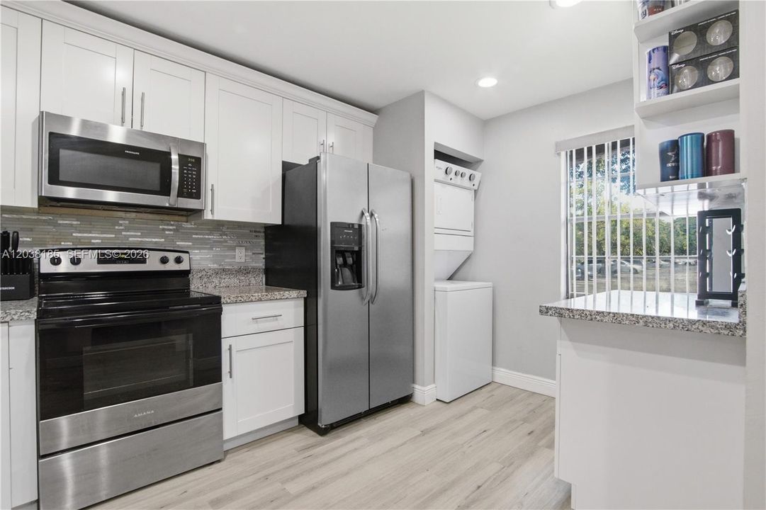 For Sale: $230,000 (2 beds, 2 baths, 1126 Square Feet)