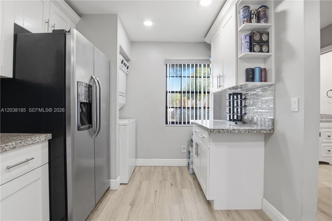 For Sale: $230,000 (2 beds, 2 baths, 1126 Square Feet)