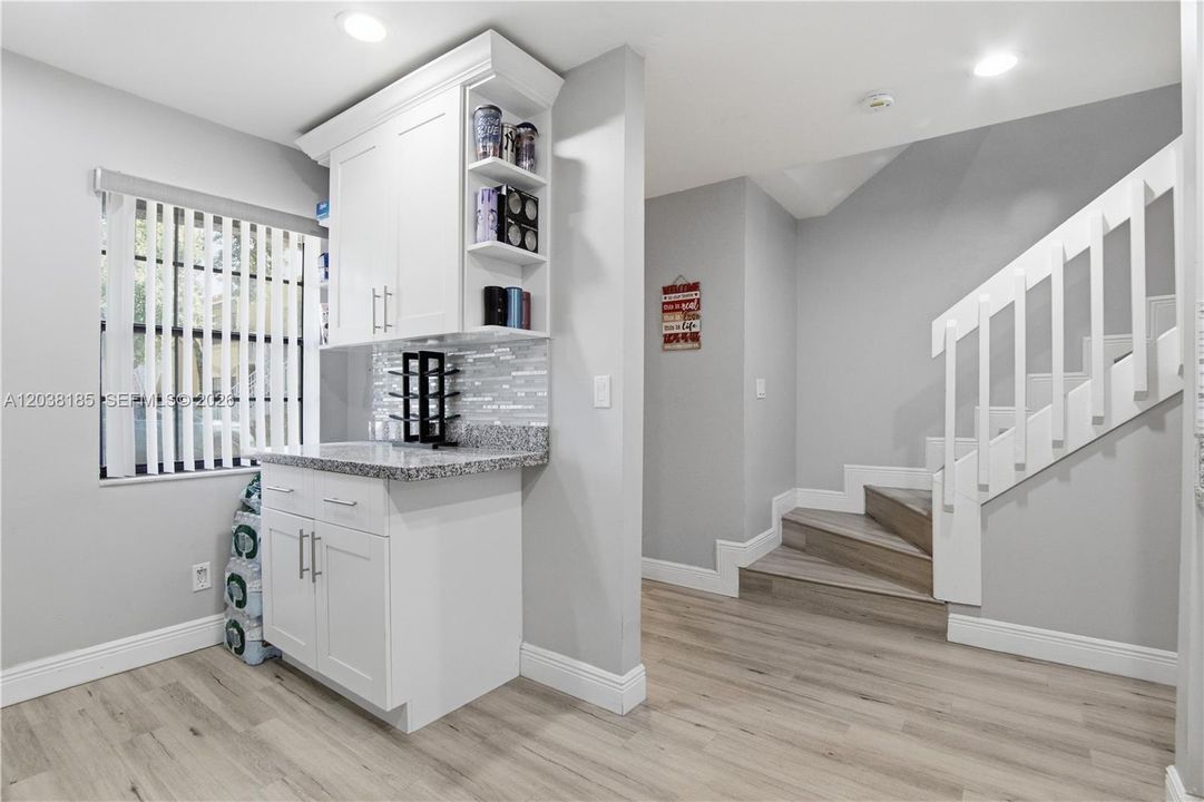For Sale: $230,000 (2 beds, 2 baths, 1126 Square Feet)