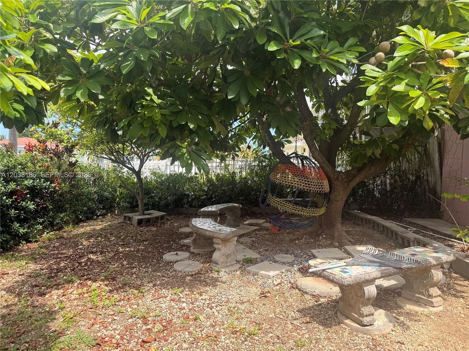 For Sale: $480,000 (3 beds, 1 baths, 1100 Square Feet)